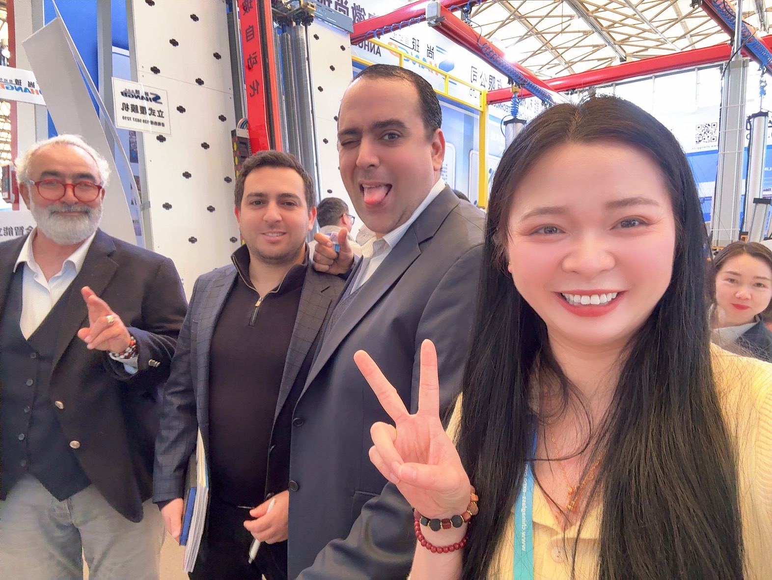 SHANGHAI BILLIONS Debuts at the 35th China Glass Exhibition